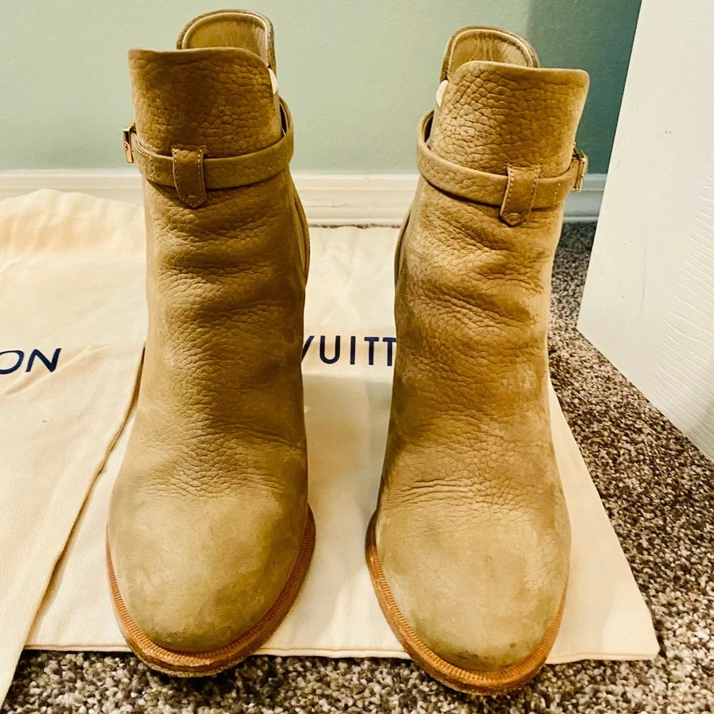 Louis Vuitton Beige Suede Adventure Heeled Ankle Boots